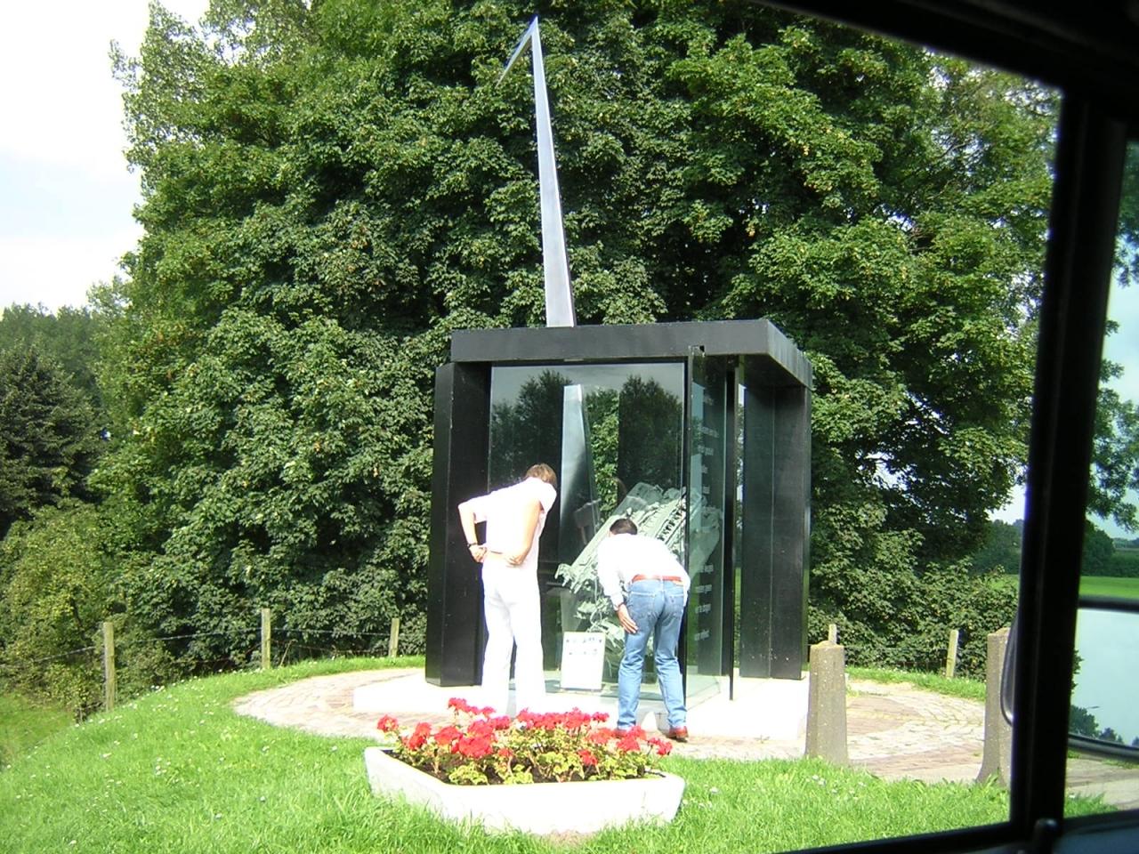 #11958 - heel serieus met de opdracht bezig die john en marco.. #11958 - heel serieus met de opdracht bezig die john en marco..