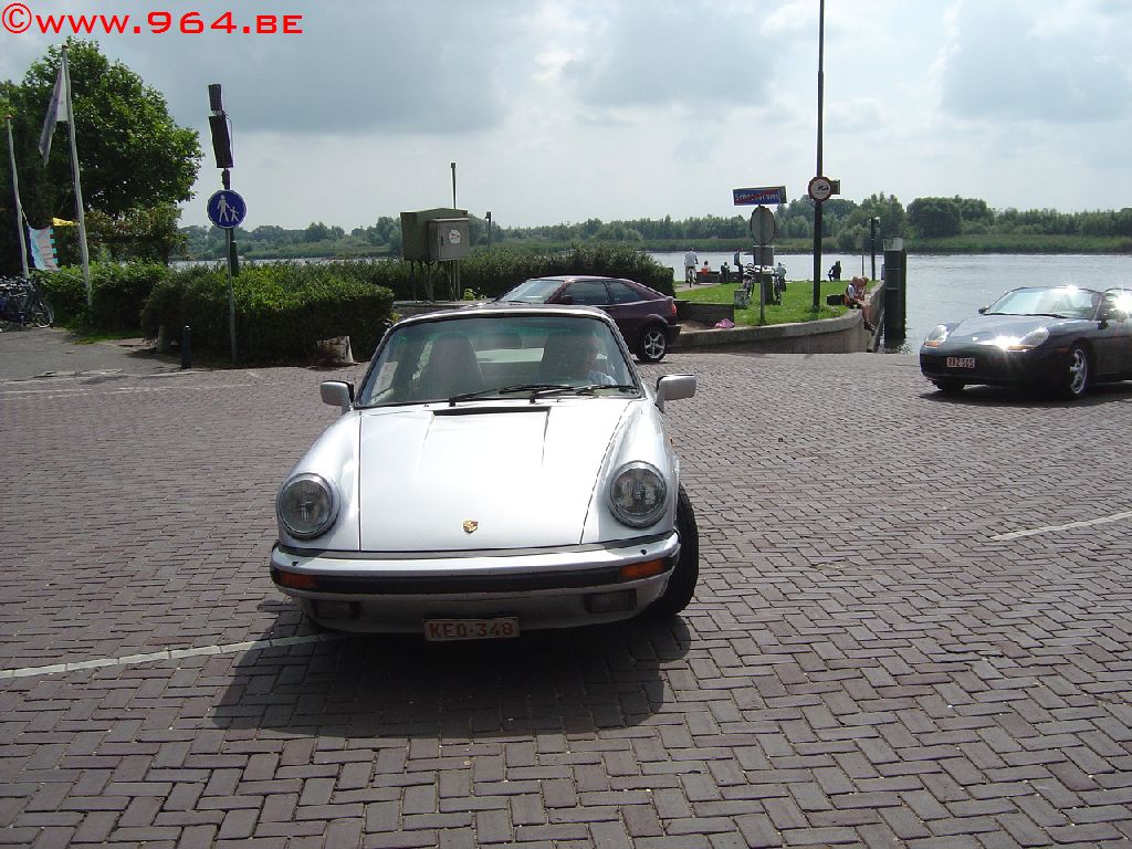 #12027 - Lou in volle drift het pont uit ...