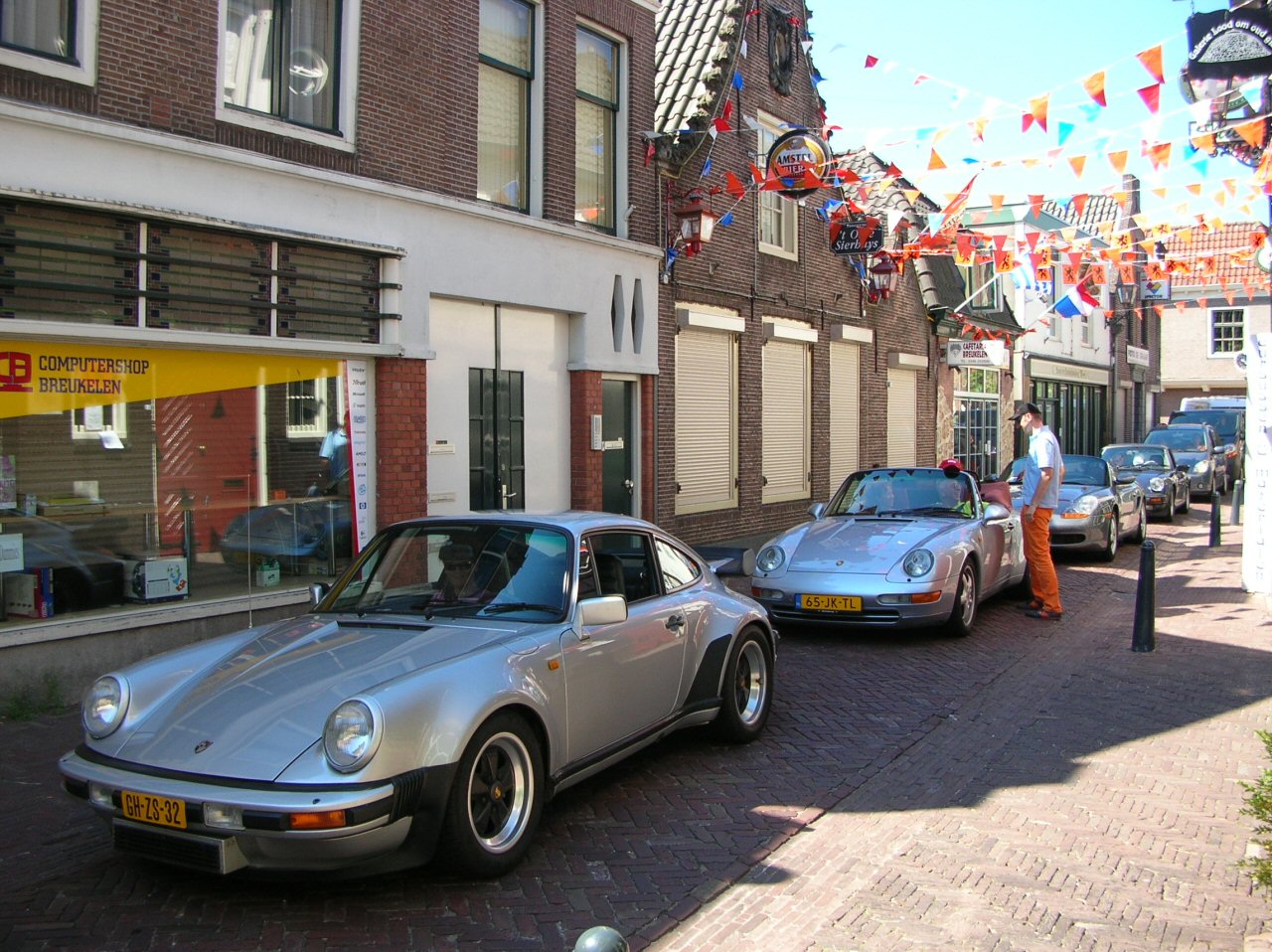 #18135 - Bootje staat tot brug, als Porsche staat tot .. #18135 - Bootje staat tot brug, als Porsche staat tot ..