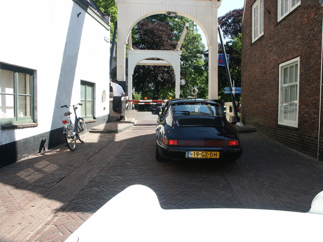 #18176 - De brug is open maar u wilt doorrijden, mag dat ? #18176 - De brug is open maar u wilt doorrijden, mag dat ?