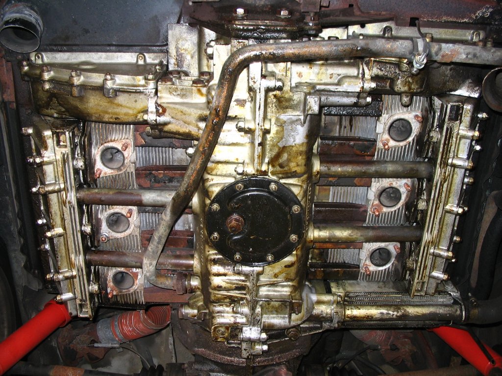 #26776 - uitlaat er onder vandaan. #26776 - uitlaat er onder vandaan.