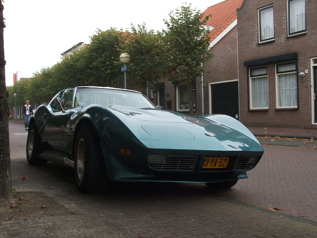 #28415 - Porsche Meets Corvette