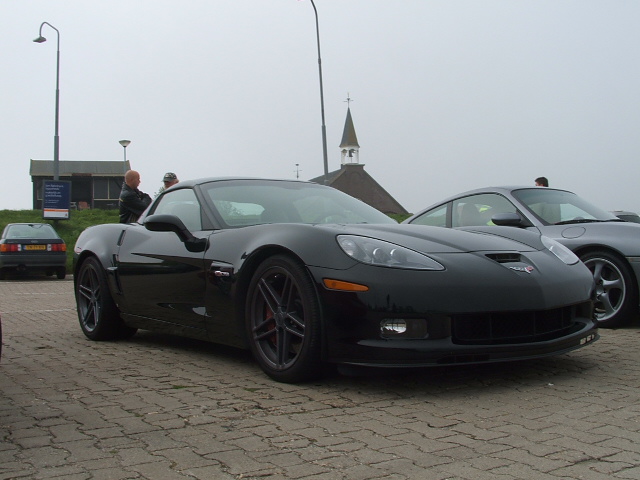 #28422 - Porsche Meets Corvette
