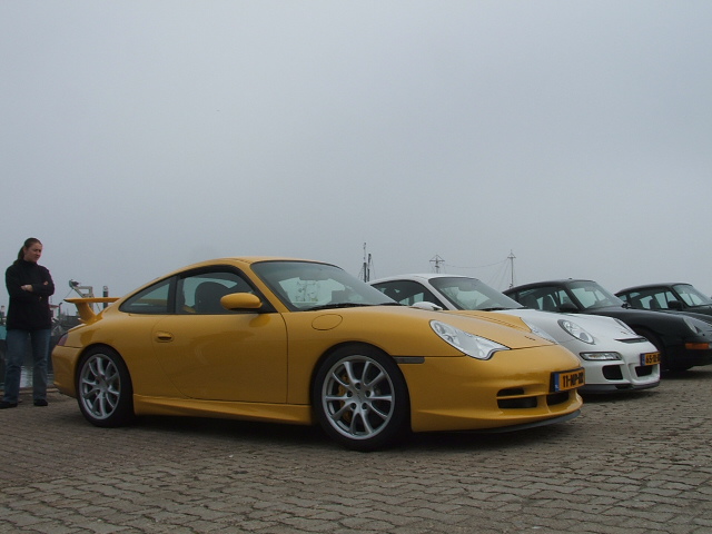 #28436 - Porsche Meets Corvette