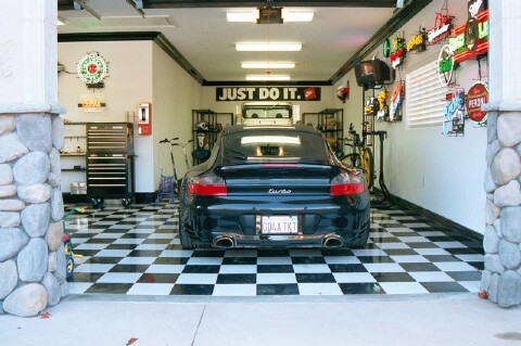 #31862 - black ass porsche