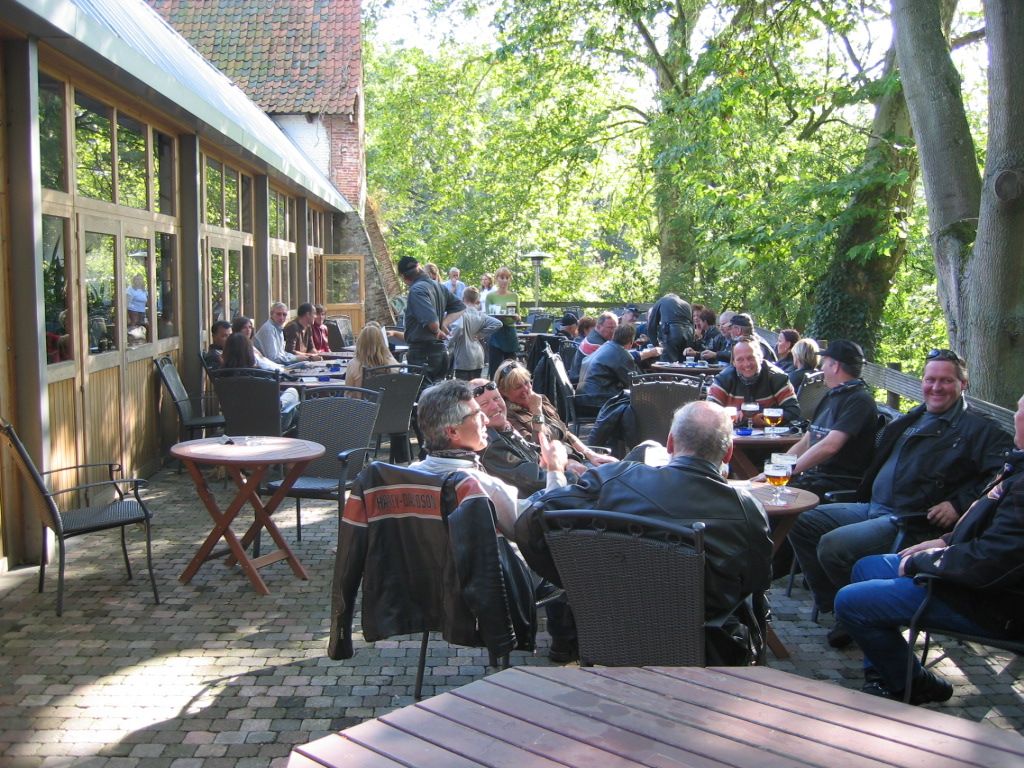 #4904 - Broederlijk naast mekaar. #4904 - Broederlijk naast mekaar.