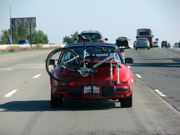 #50113 - Porsche & bicycle