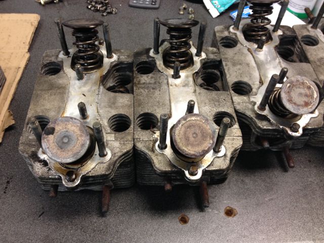 #64528 - de koppen met kleppen los gehaald