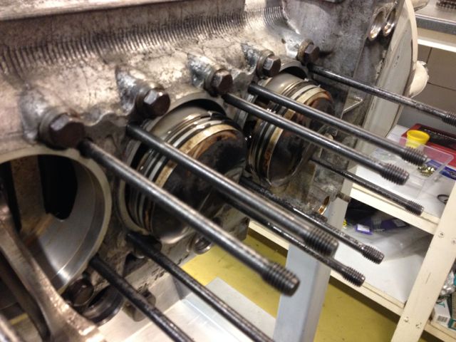 #64846 - blok en zuigers