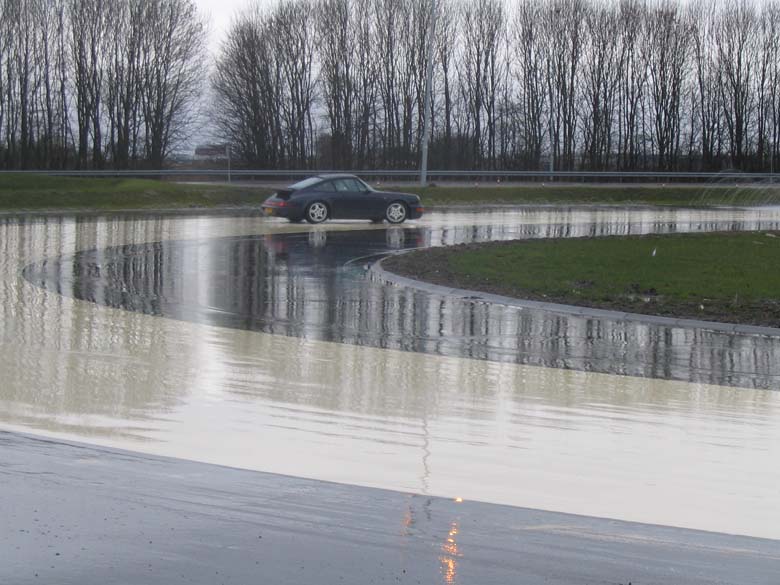 #7096 - 115 - Op de epoxycirkel rijden we tegen de klok in