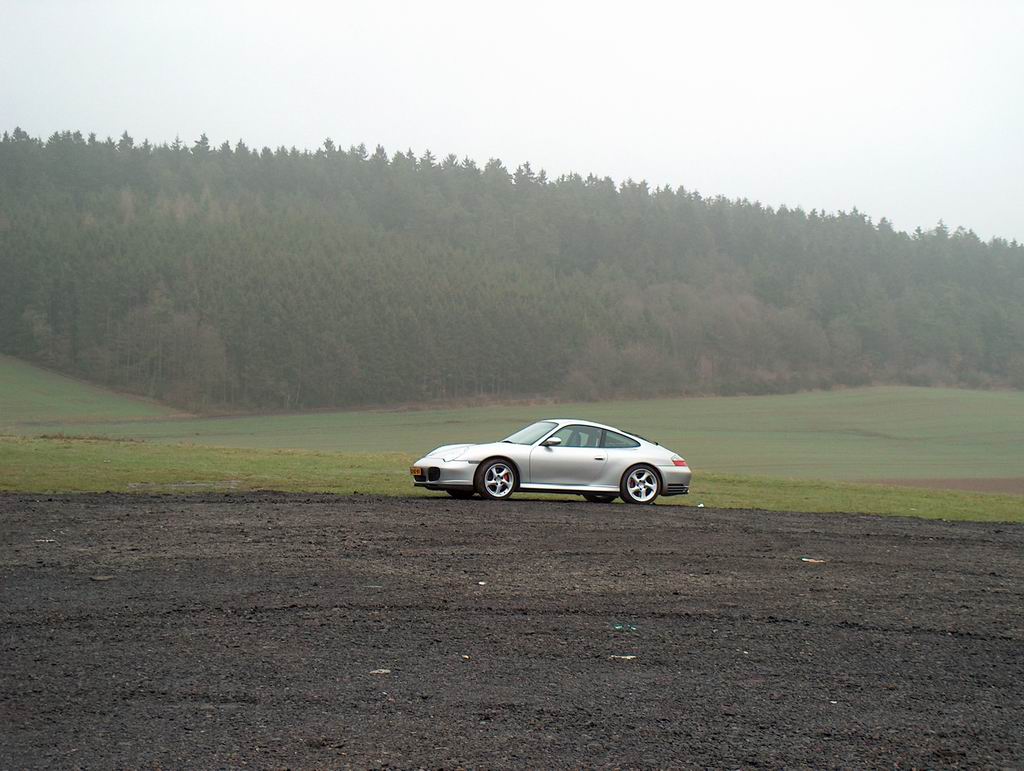 #8245 - Ruime parkeerplaats tgo mooie bochtenwerk op de Ring #8245 - Ruime parkeerplaats tgo mooie bochtenwerk op de Ring