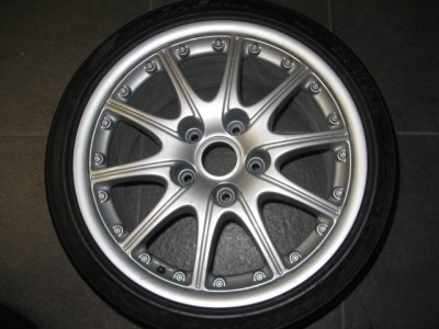 BBS 3-delige GT3 001.jpg (165.71 KiB) 3423 keer bekeken BBS 3-delige GT3 001.jpg