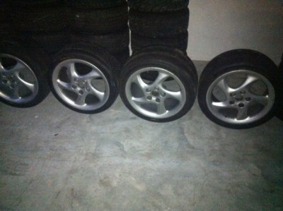 4x cup3 met slicks 2.jpg (123.12 KiB) 993 keer bekeken 4x cup3 met slicks 2.jpg