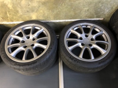 996 wiel IMG_0695.jpg (89 KiB) 1320 keer bekeken 996 wiel IMG_0695.jpg