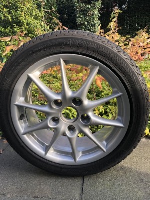 Porsche-winterbanden-001-verkleind.jpg (141.49 KiB) 1858 keer bekeken Porsche-winterbanden-001-verkleind.jpg