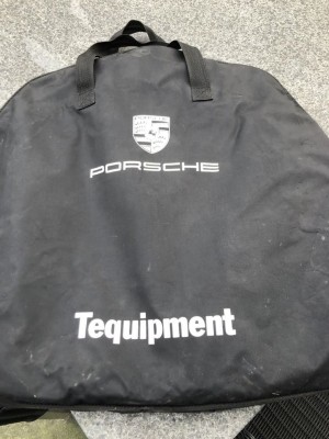 Porsche-winterbanden-003-verkleind.jpg (81.93 KiB) 1858 keer bekeken Porsche-winterbanden-003-verkleind.jpg