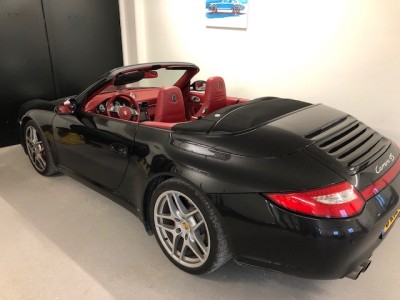 porsche 2.jpg (75.65 KiB) 6469 keer bekeken porsche 2.jpg